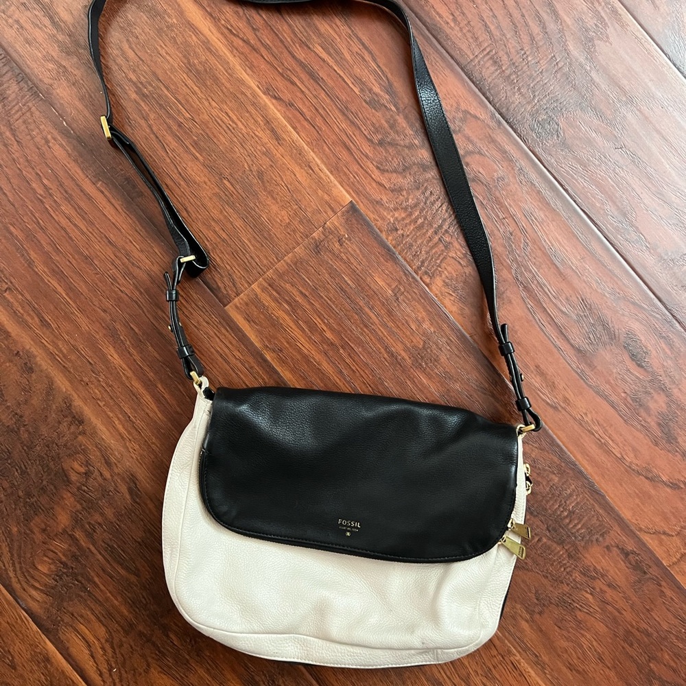 Fossil cross body